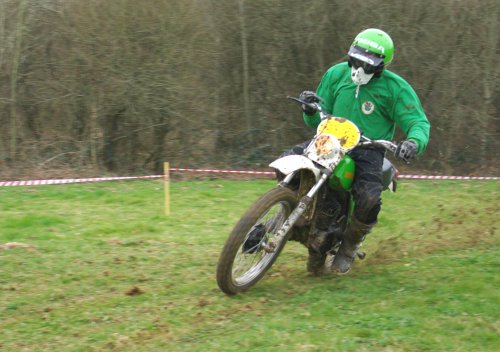 Y Linard au taquet avec la 250 ossa verde à Magnac